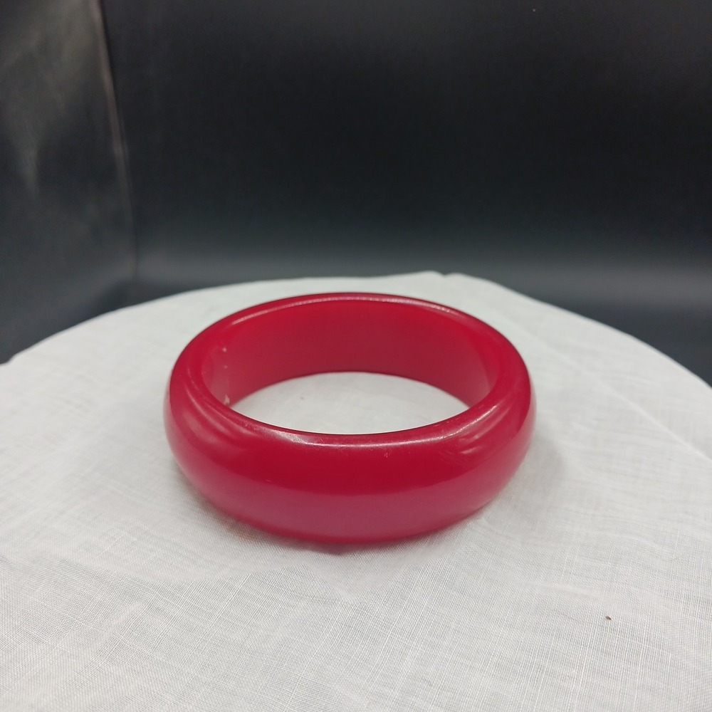 Lucite Pink Bangle Bracelet chunky 8" Vintage